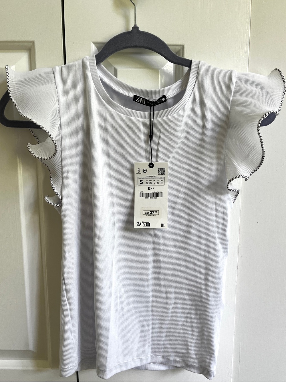 NWT Zara White Ribbed Flutter Sleeve Top with BlackContrast Trim| Size small